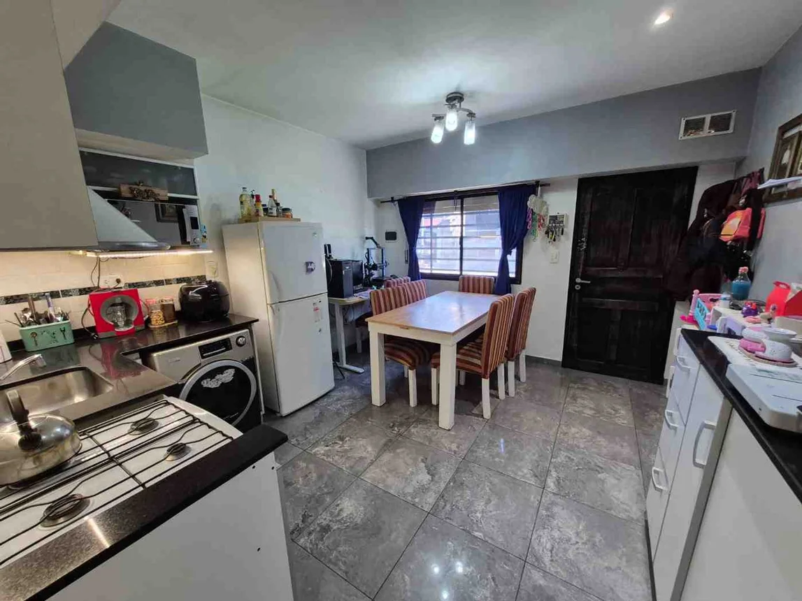 PH de 2 ambientes en venta en Villa Luzuriaga, Carabobo 2800, foto 2