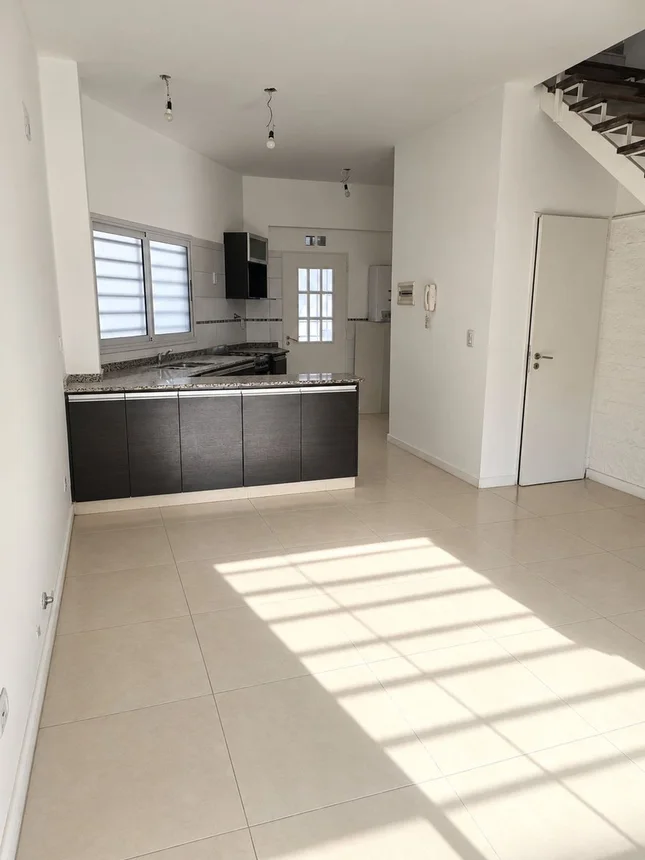 Casa dúplex de 4 ambientes en venta en Villa Sarmiento, Villarino 100, foto 4