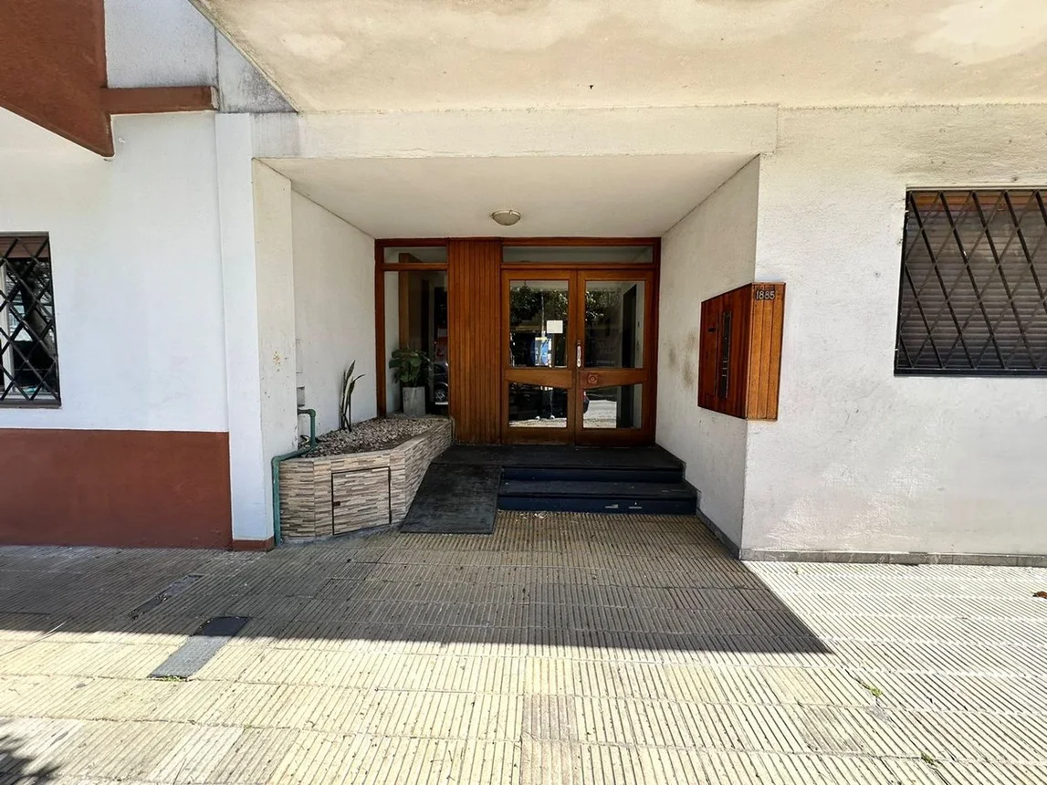 Departamento de 3 ambientes en venta en Martínez, Tres Sargentos 1800
