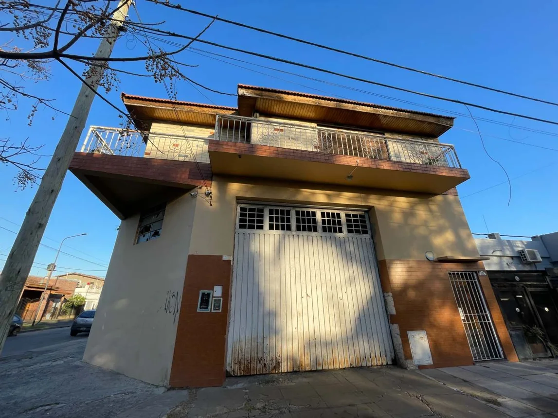 Casa de 5 ambientes en venta en Don Torcuato, Asunción 900