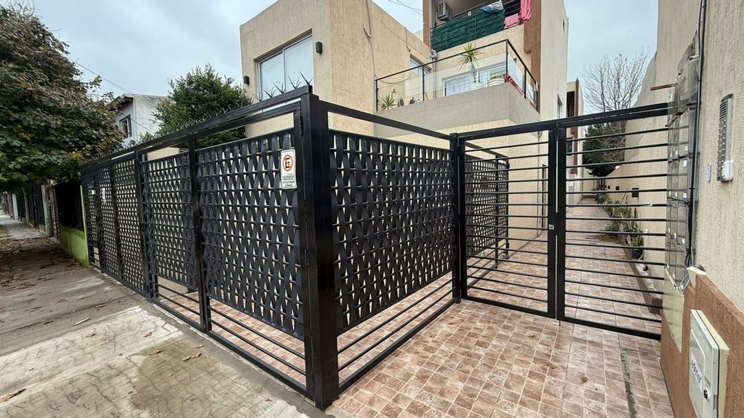 Departamento duplex en venta 3 ambientes en Tucumán 2800, Castelar Norte, Castelar, Moron, Buenos Aires