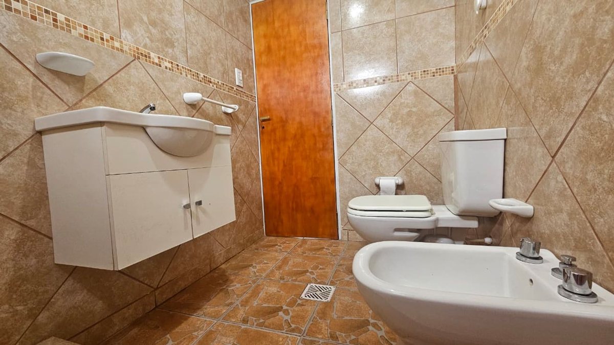 CASA EN VENTA CON PILETA EL ENCON 2 DORMITORIOS - foto 9
