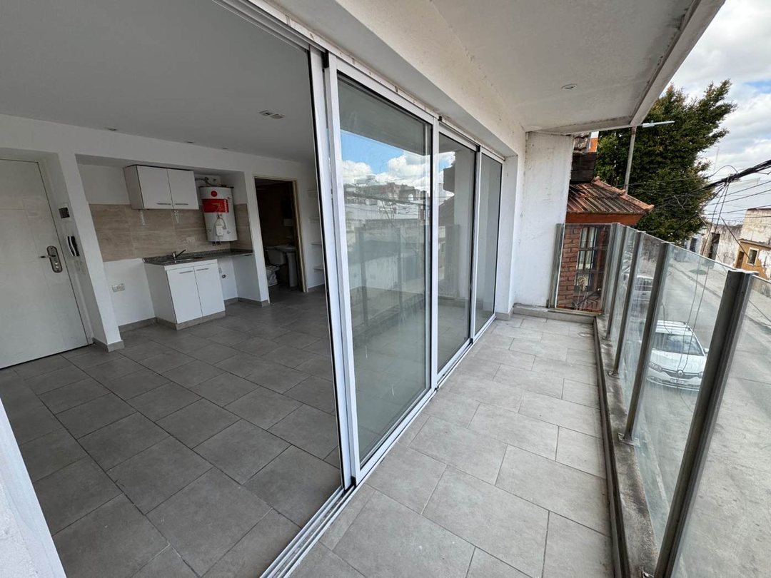 ALQUILER MONOAMBIENTE BALCON CORRIDO BARRACAS