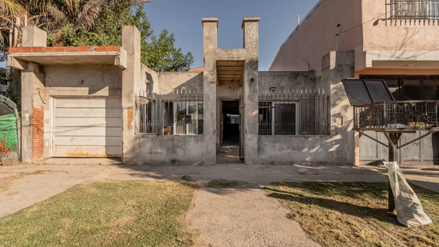 Casa de 3 ambientes en venta en Garín, Brasil 1600