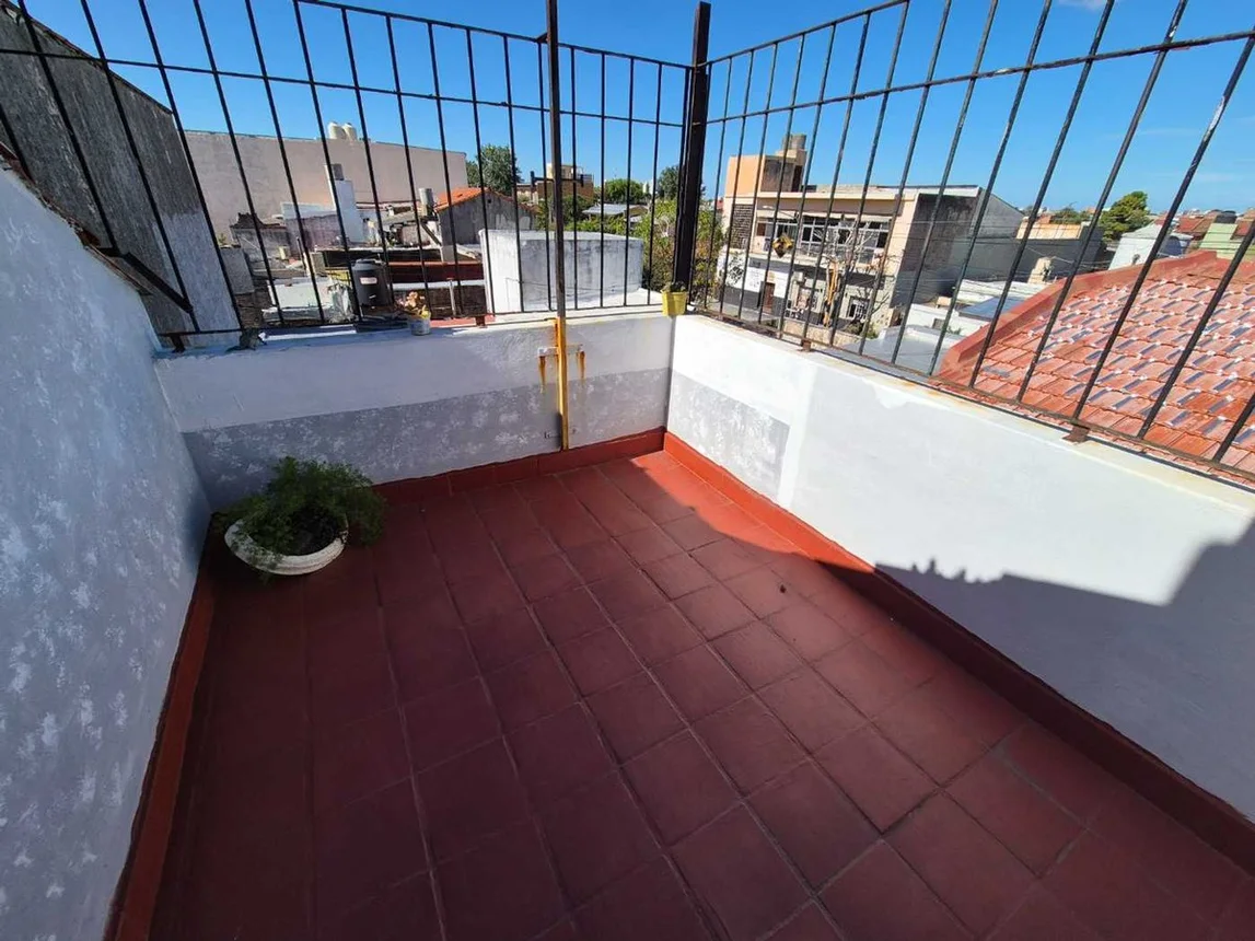PH de 3 ambientes en venta en Sarandí, Villegas 2800, foto 2