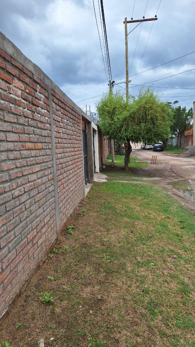 CASA VENTA B° SCALABRINI ORTIZ ZONA ESTE 2 DORM - foto 4