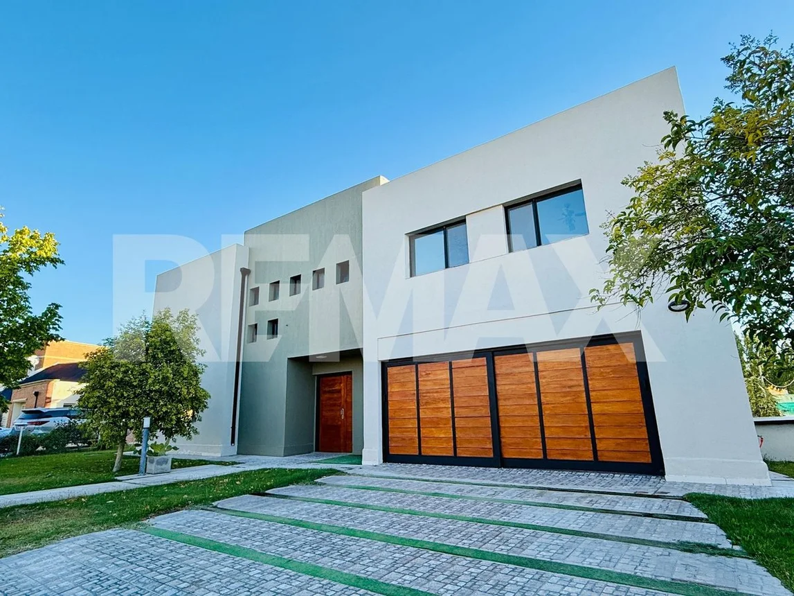 Casa en venta en Neuquén, foto 3