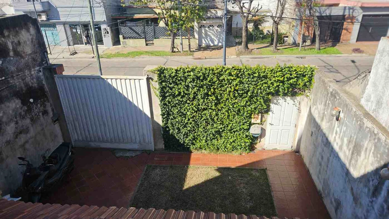 Casa de 6 ambientes en venta en Lanús Este, Salta 700, foto 2