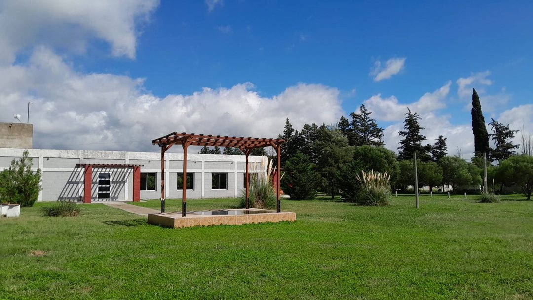 VENTA SALÓN DE EVENTOS EN DEAN FUNES