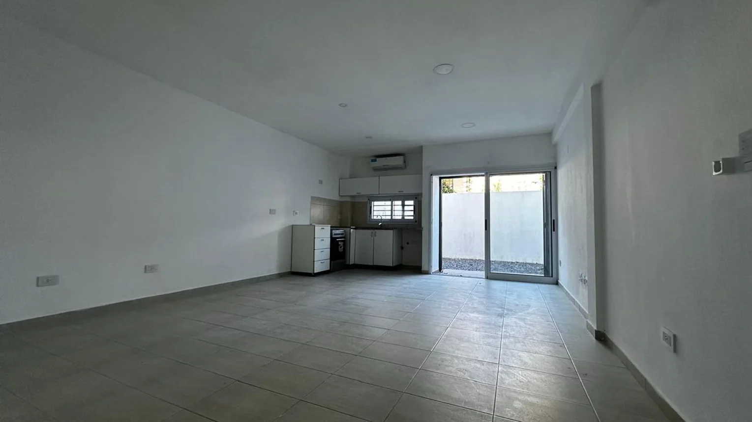 Departamento en alquiler en La Plata, Calle 115 Entre Diagonal 73 y 68 1700