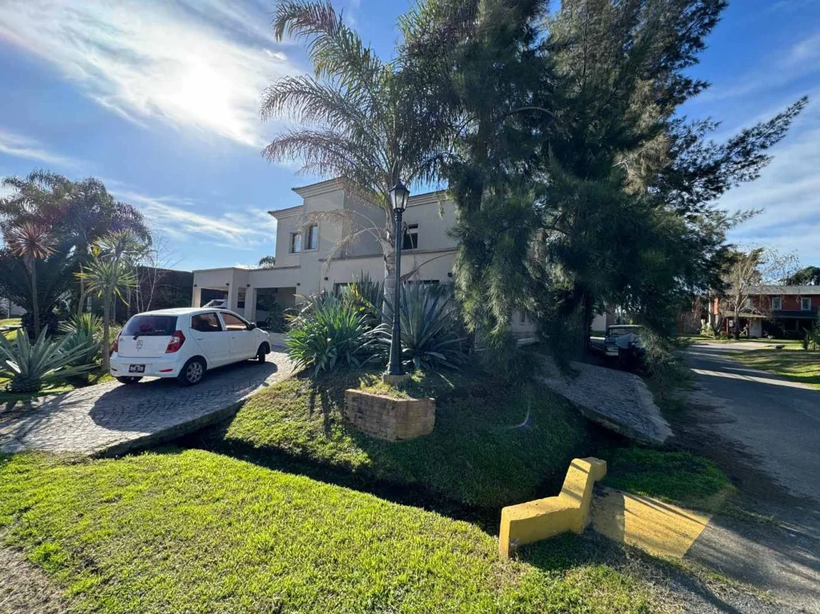 Casa en venta en Ituzaingó, foto 2