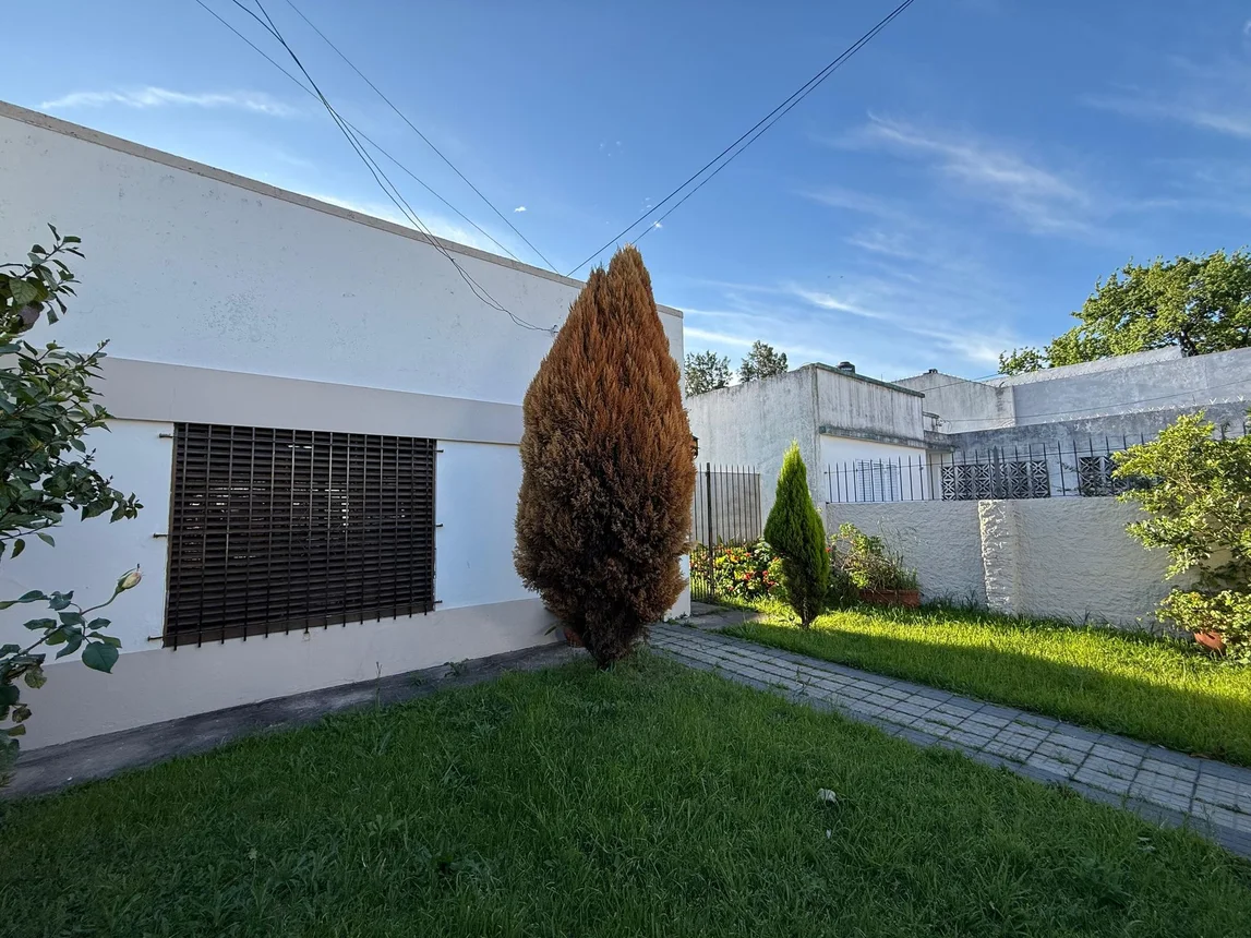 Casa de 4 ambientes en venta en Lomas de Zamora, Avenida 12 de Octubre 100, foto 4