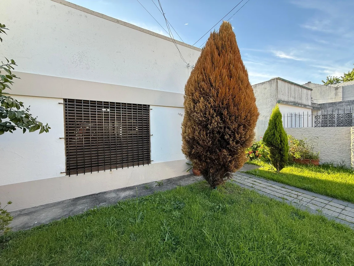 Casa de 4 ambientes en venta en Lomas de Zamora, Avenida 12 de Octubre 100, foto 5