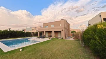 CASA EN VENTA 5 AMBIENTES VILLALOBOS HUDSON