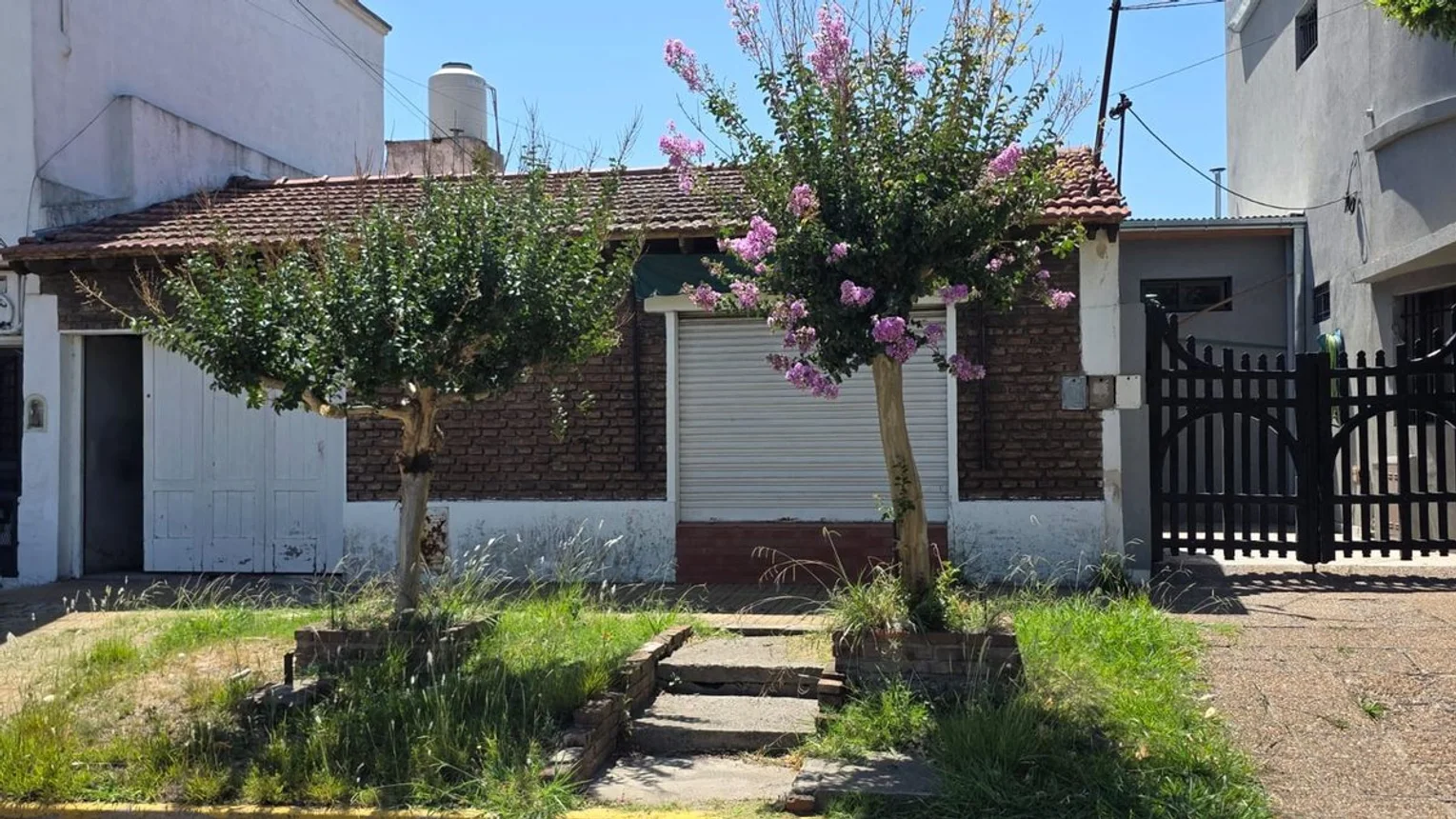Casa de 3 ambientes en venta en Temperley, Vélez Sársfield 500