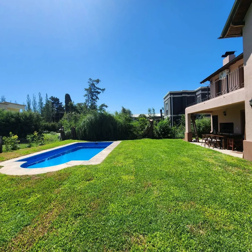 Casa de 5 ambientes en venta en Villa Rosa, Ruta 25 y Calle la Rioja. el Buen Retiro 0