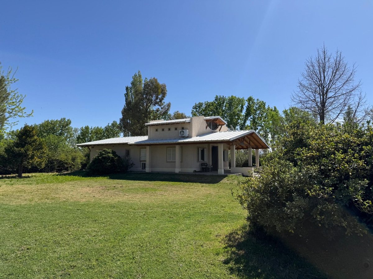 Casa en Pizarro y Carabajal 0