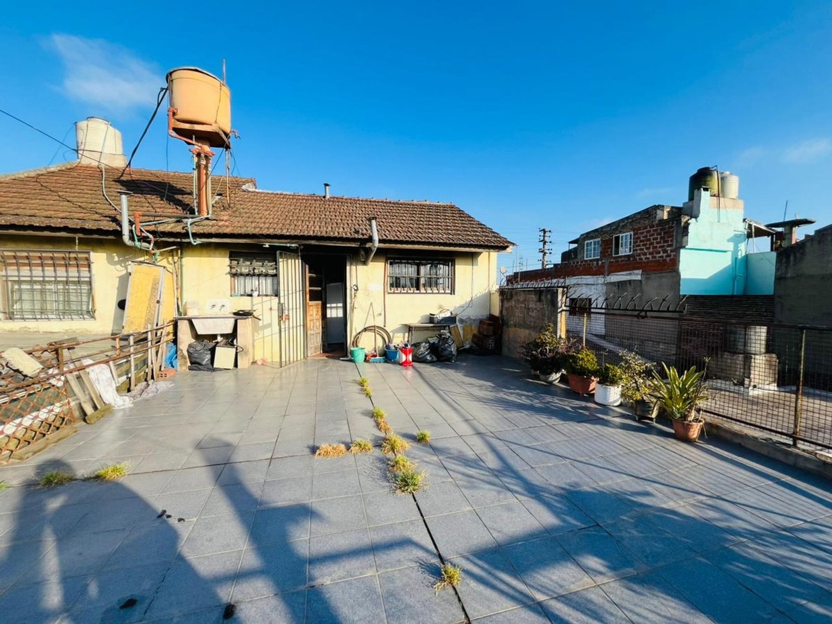 Foto 5 — LOCALES EN VENTA BERNAL CON DEPARTAMENTOS