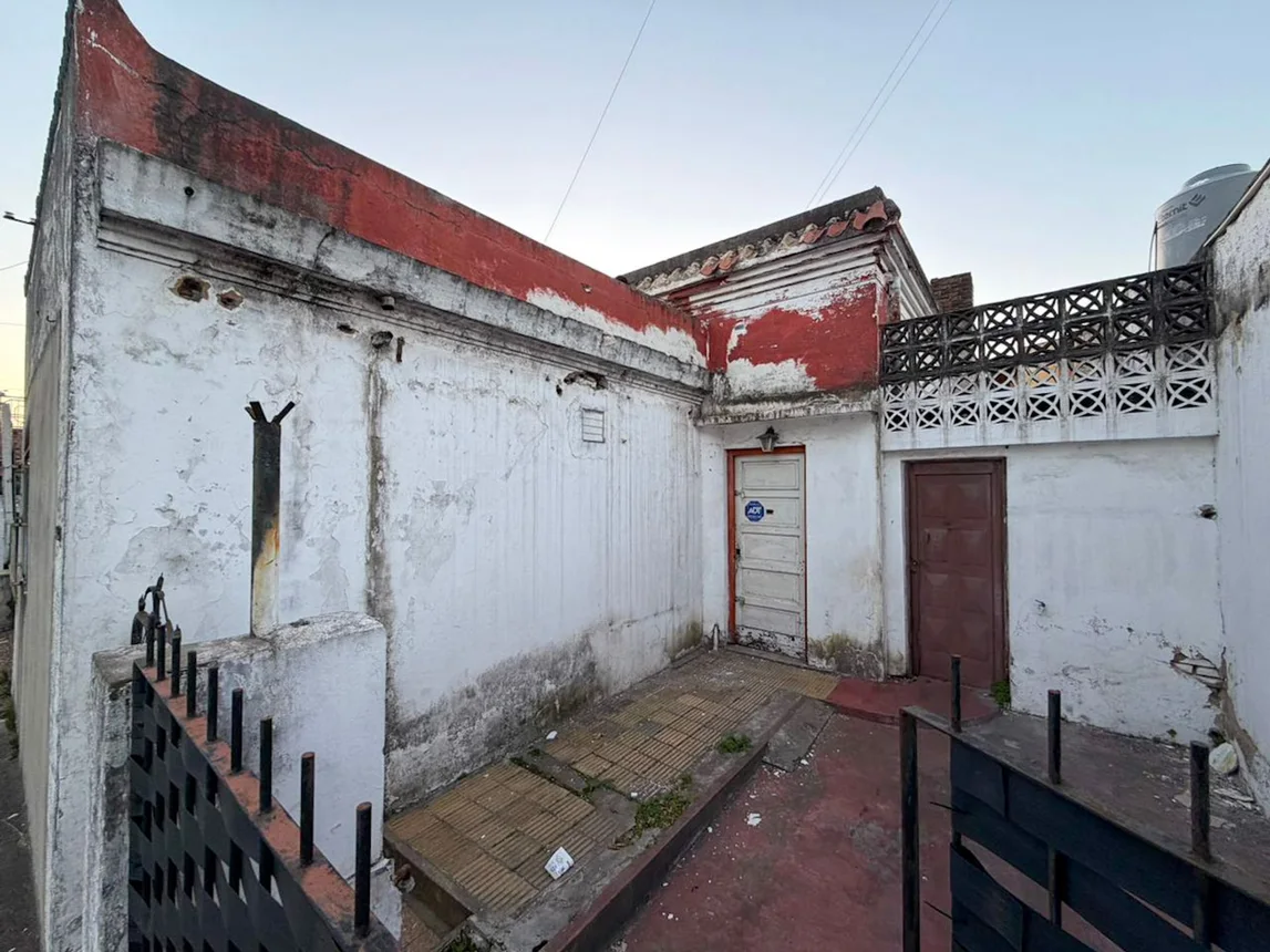Casa en venta en Castelar, foto 3