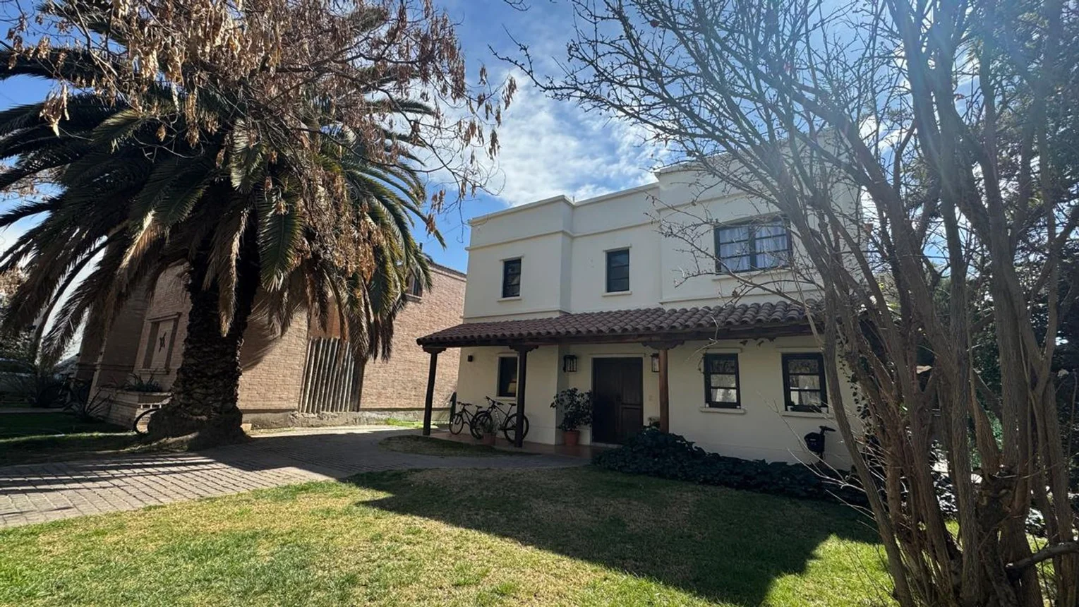 Casa en venta en Guaymallén, foto 2