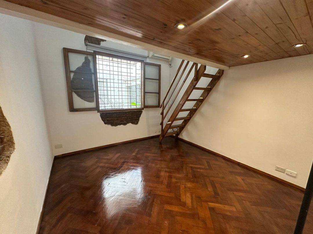 ALQUILER MONOAMBIENTE CON ENTREPISO PLAZA GUEMES