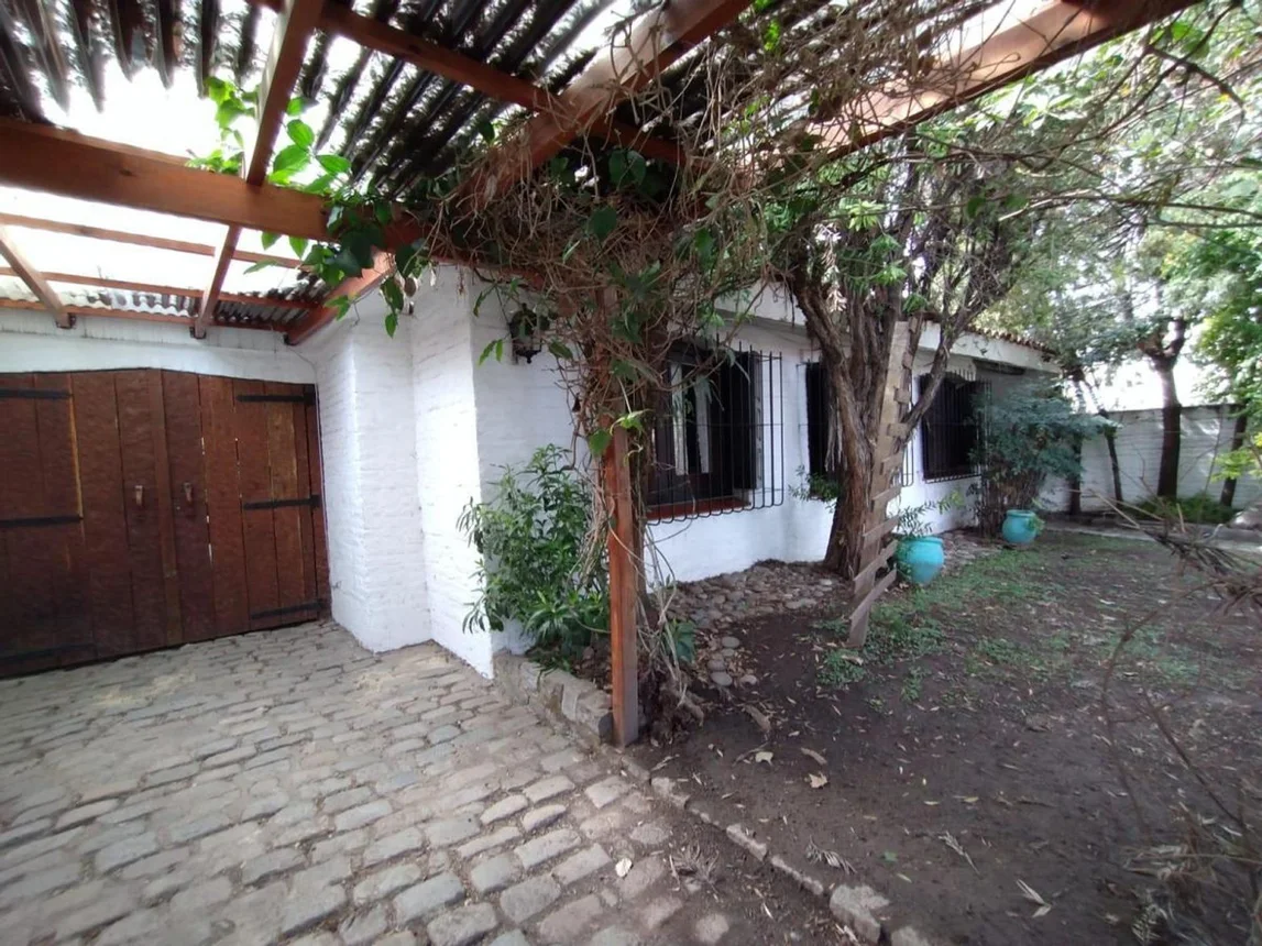 Casa en venta en Adrogué, foto 2