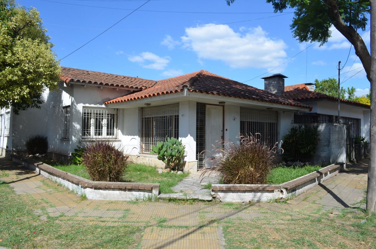 Venta Casa en Cmdte. Franco 50 - Bernal Oeste
