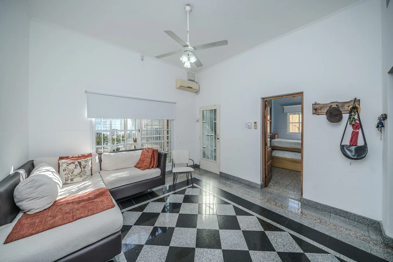 Casa de 3 ambientes en venta en Caseros, Raúl Scalabrini Ortiz 3100, foto 3