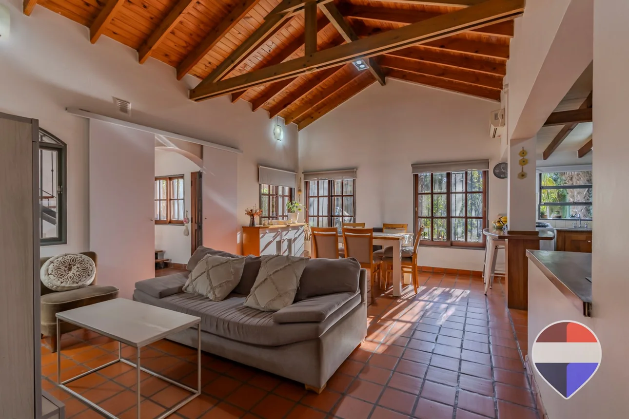 Casa de 5 ambientes en venta en City Bell, 23 E/450 y 451 2500