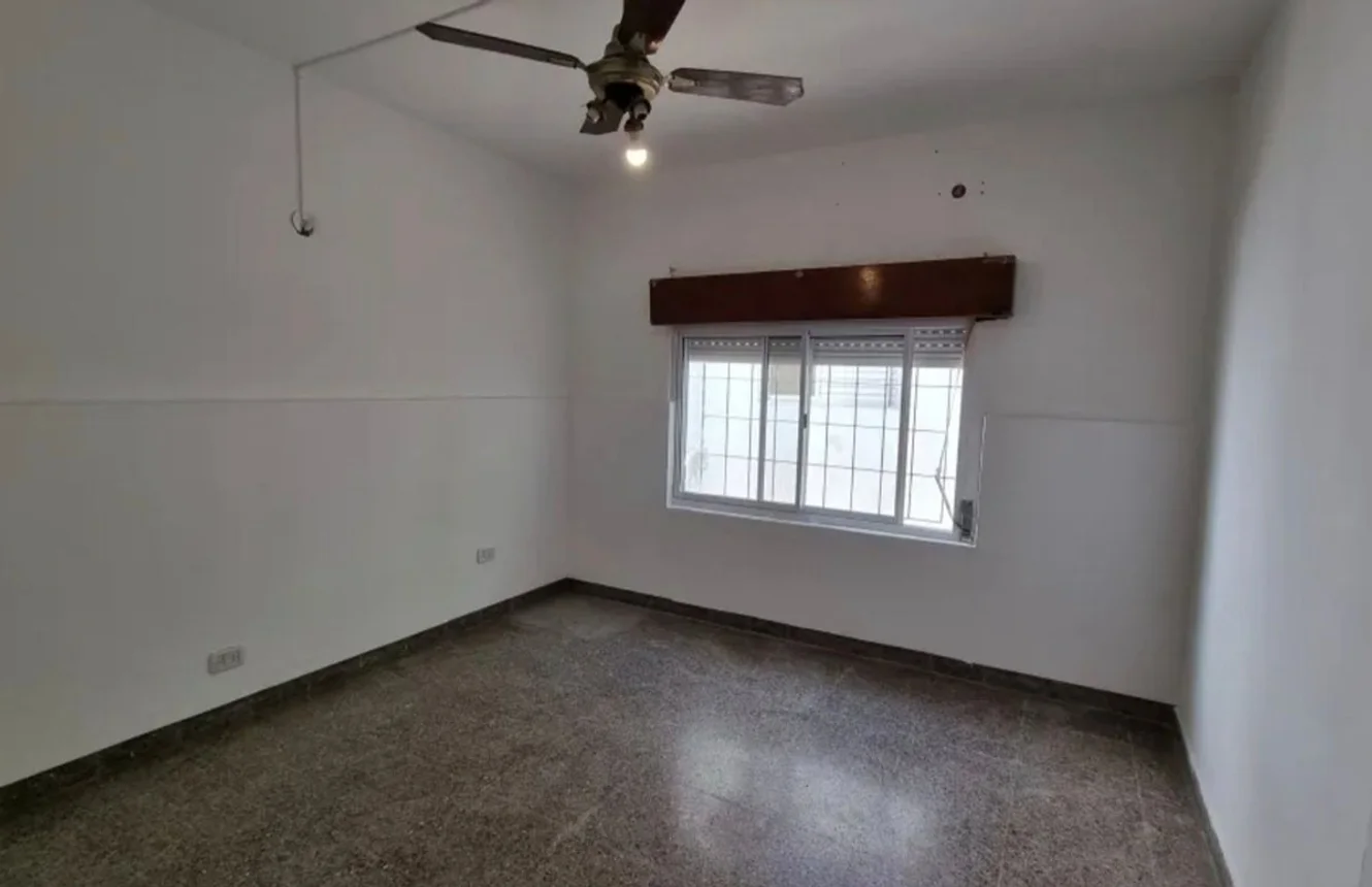 En viale, casa 5 ambiente con gran terreno, foto 3