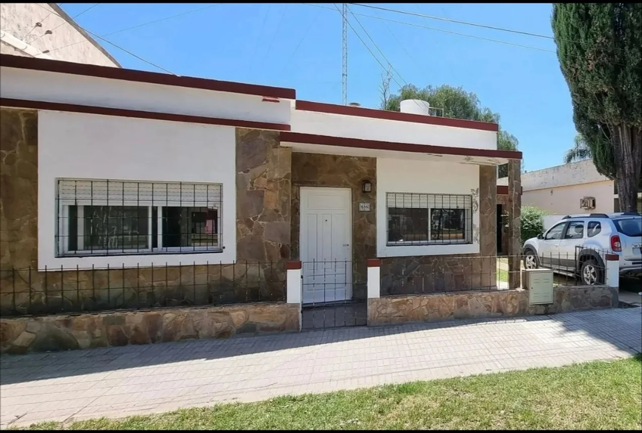 En viale, casa 5 ambiente con gran terreno, foto 1
