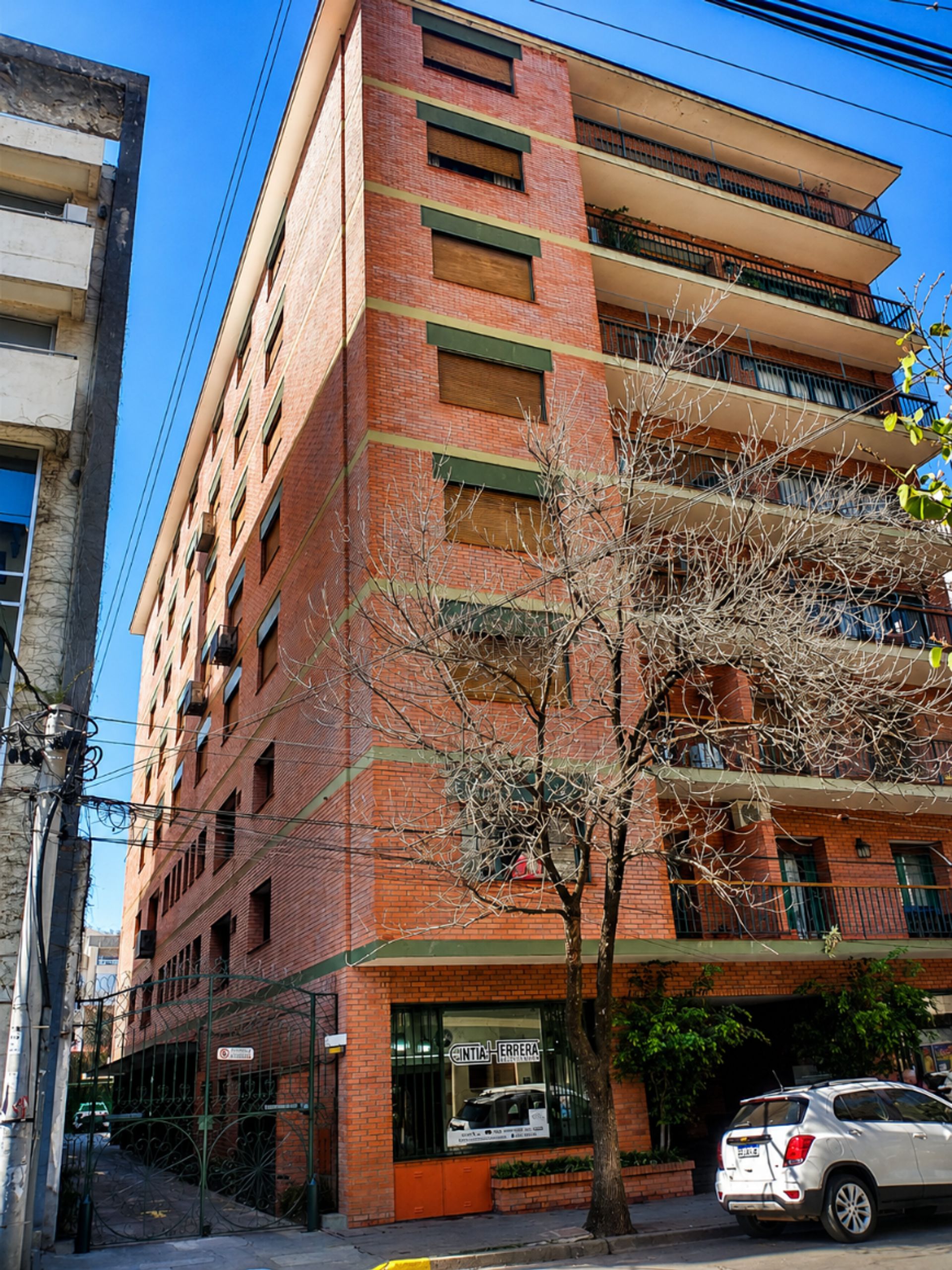 DEPARTAMENTO AMPLIO VENTA ZONA CENTRO - foto 12