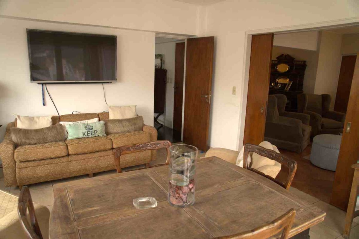 DEPARTAMENTO AMPLIO VENTA ZONA CENTRO - foto 2