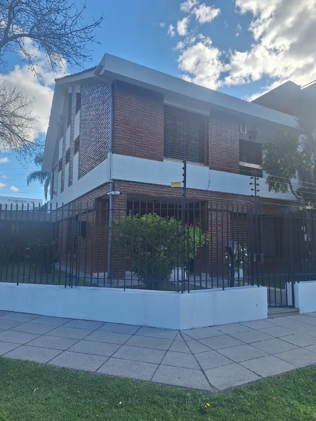 Casa tríplex de 5 ambientes en venta en Martín Coronado, José Camilo Crotto 7800, foto 2