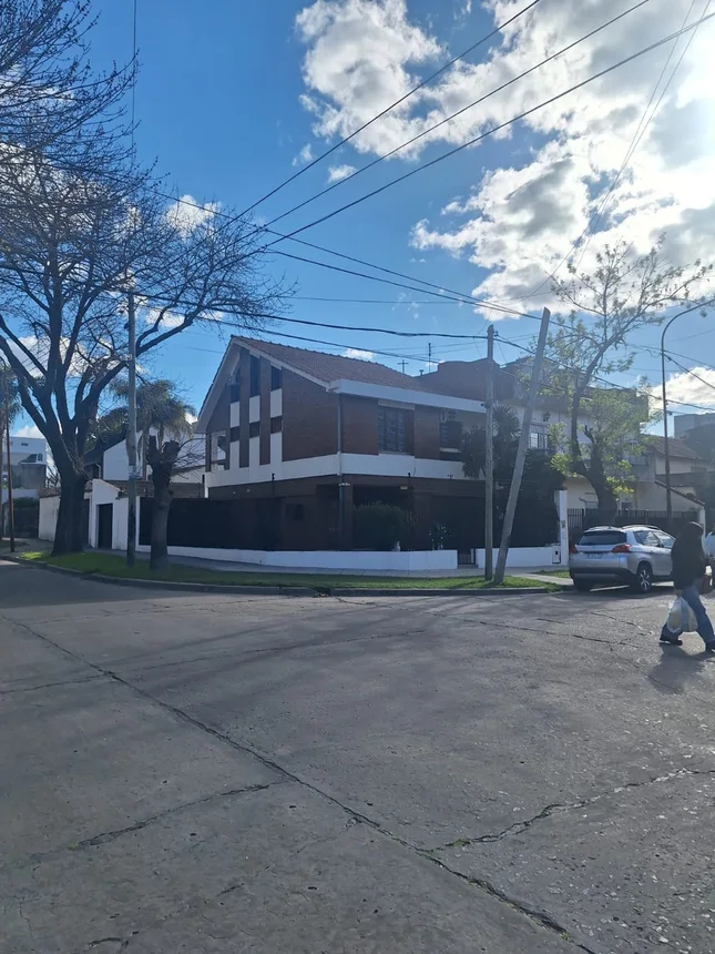 Casa tríplex de 5 ambientes en venta en Martín Coronado, José Camilo Crotto 7800