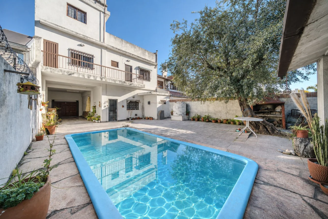 Casa de 4 ambientes en venta en Caseros, Fray Mamerto Esquiú 5100
