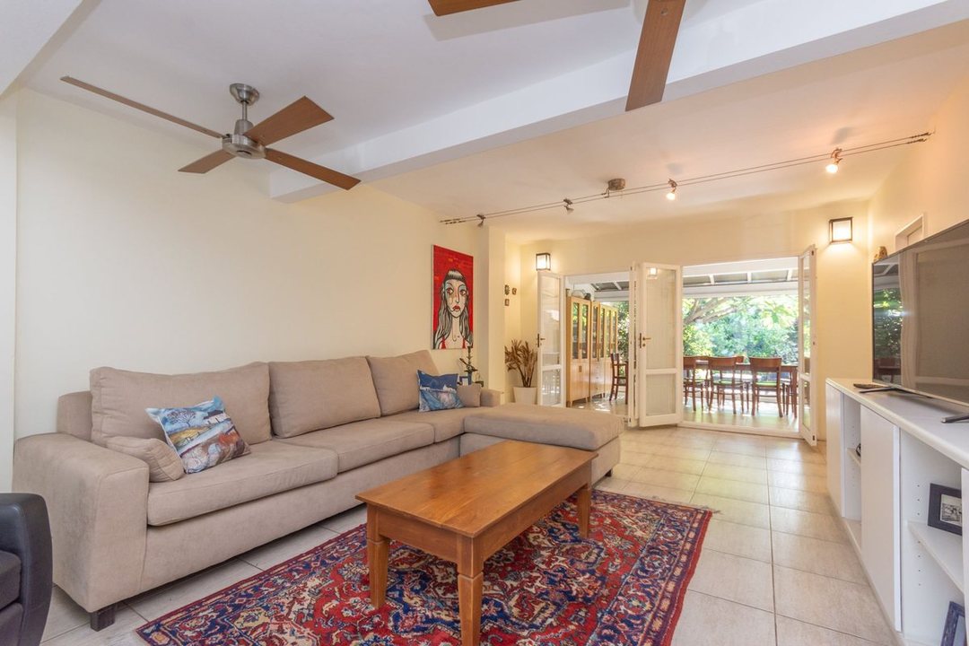 VENTA CASA LOTE PROPIO 6 AMB COLEGIALES JARDIN