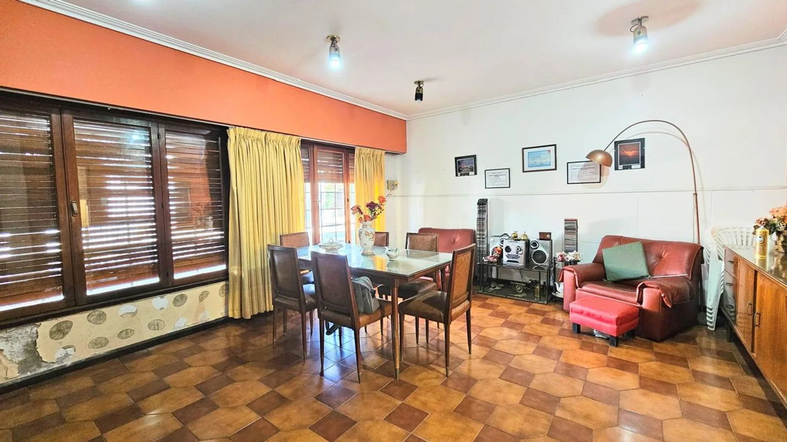 Casa en venta en Ramos Mejía, foto 2