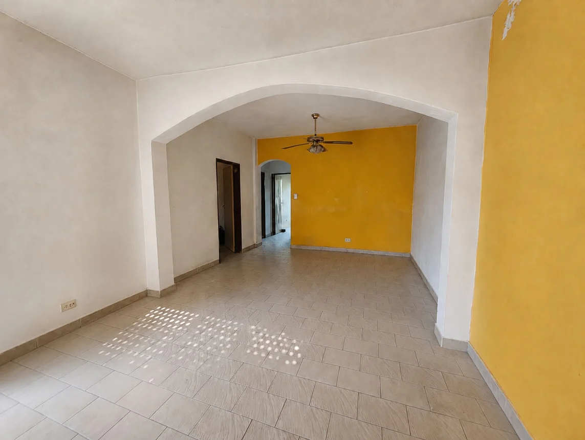 Casa en venta en Castelar, foto 3