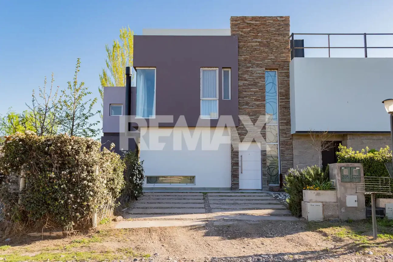 PH de 6 ambientes en venta en Neuquén, Gobernador Anaya 3900, foto 2