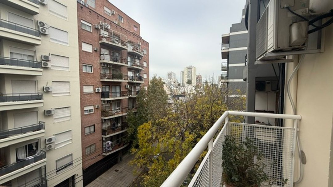 Alquiler Depto Monoambiente Balcón Frente Coghlan