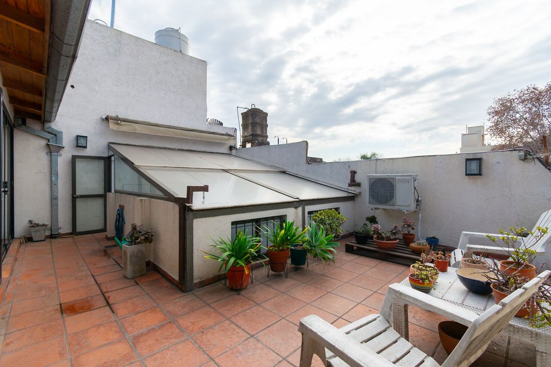 VENTA DE CASA DE 3 AMB EN SAAVEDRA CON QUINCHO