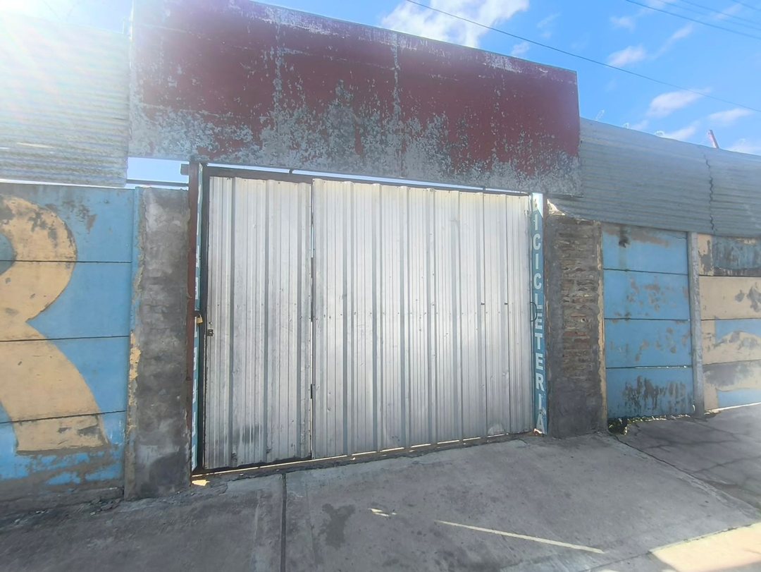 GALPON EN VENTA CON 20 COCHERAS BARRIO TRIANGULO
