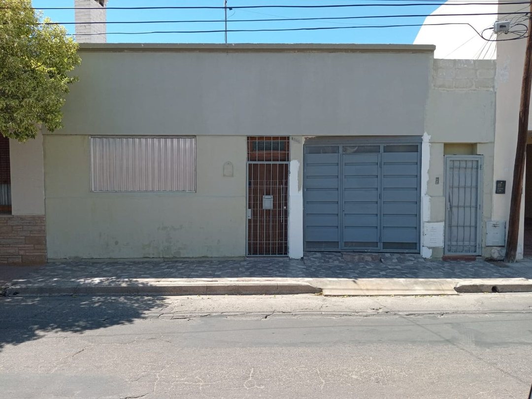 VENTA CASA CENTRICA DENTRO DE 4 AVENIDAS