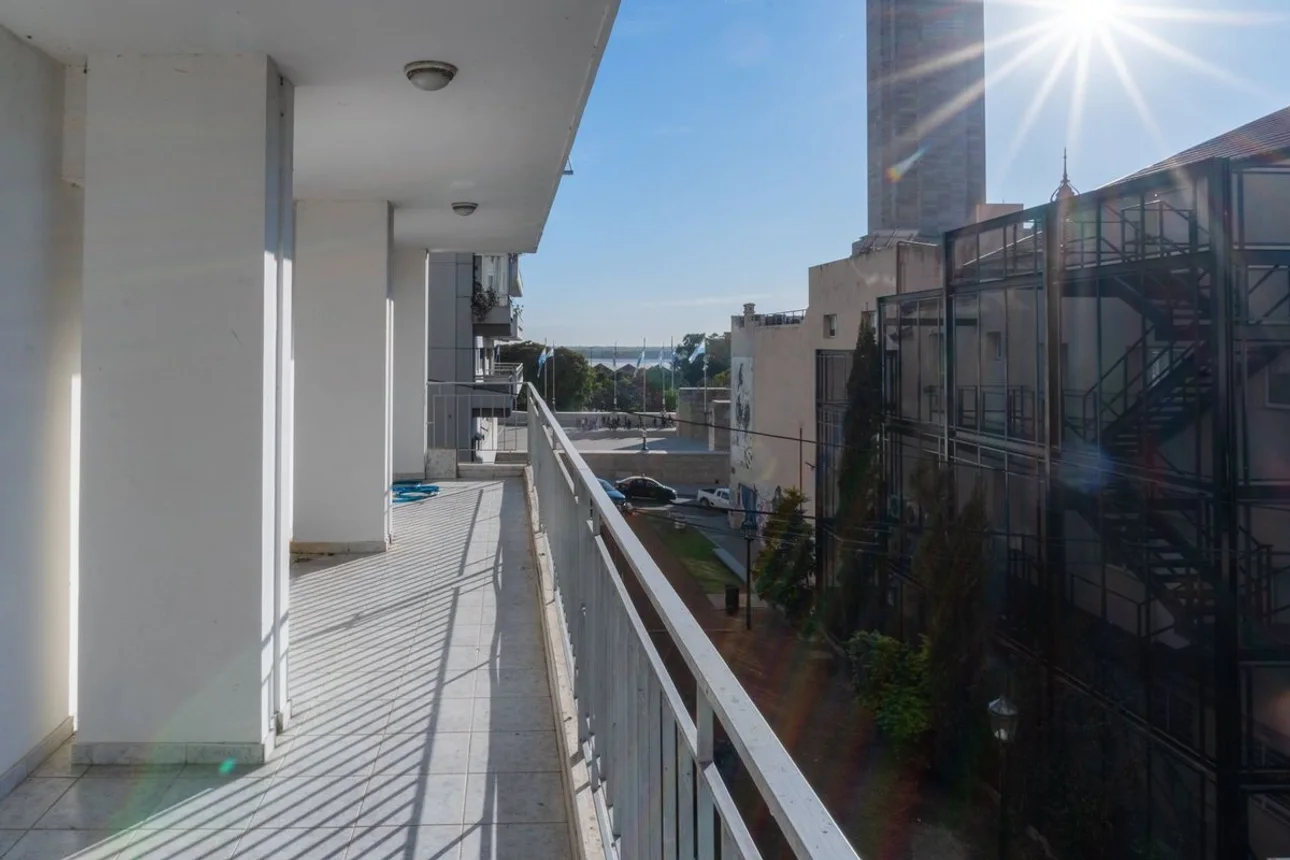 Departamento 4 dormitorios, balcon y cochera, foto 4