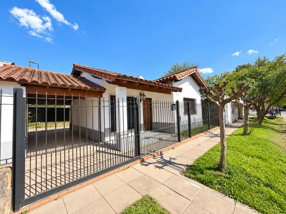 Casa en venta en Ituzaingó, foto 2