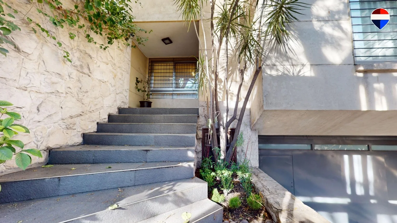 Casa en venta reciclada san cristóbal con jardín, foto 1
