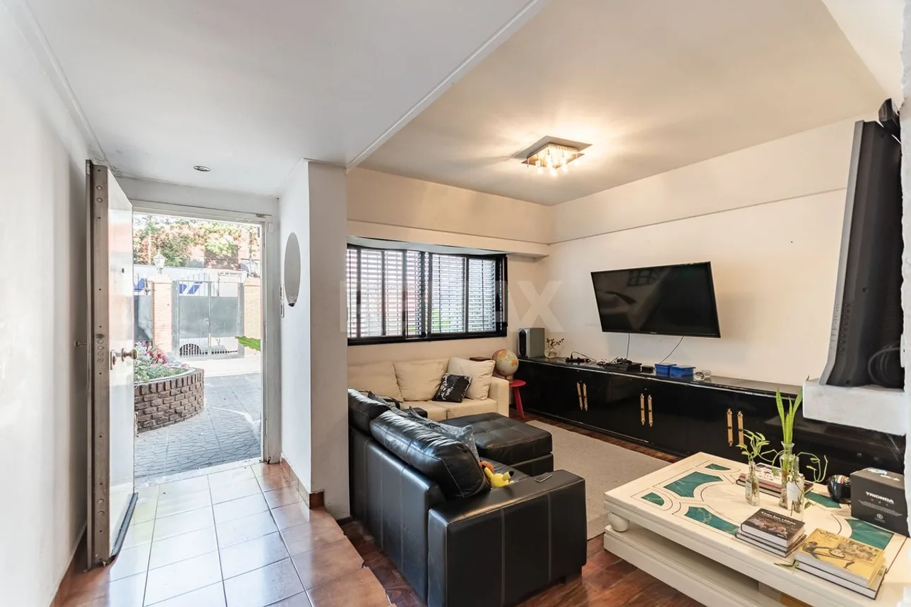 Casa de 6 ambientes en venta en Villa Real, Calle Irigoyen 2000, foto 3