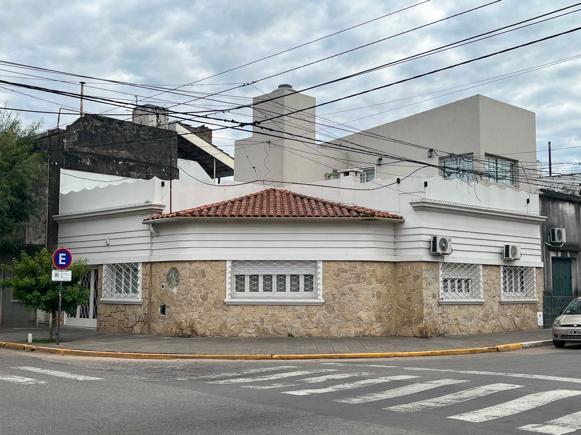En venta casa duplex 3 dorm barrio sur