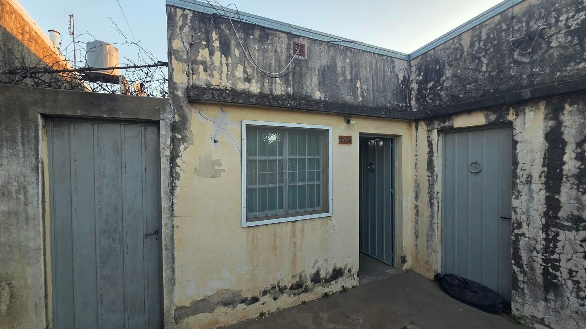 Casa 2 dormitorios a refaccionar